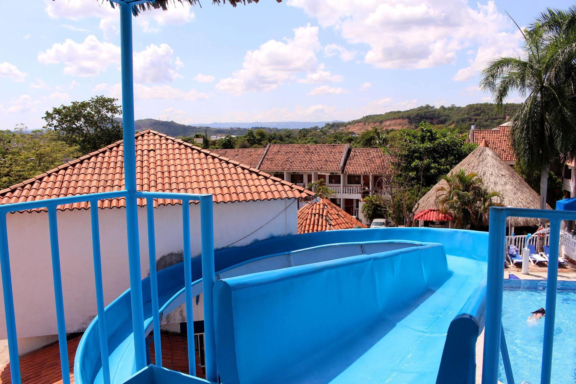 Alborada Hotel Melgar Exterior photo